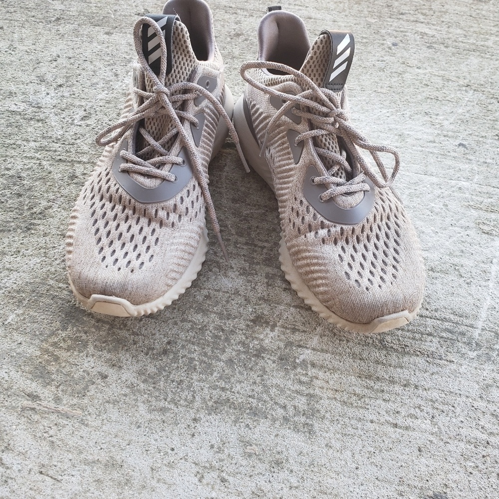 Adidas alpha bounce beige